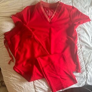 Figs Red Scrub Set